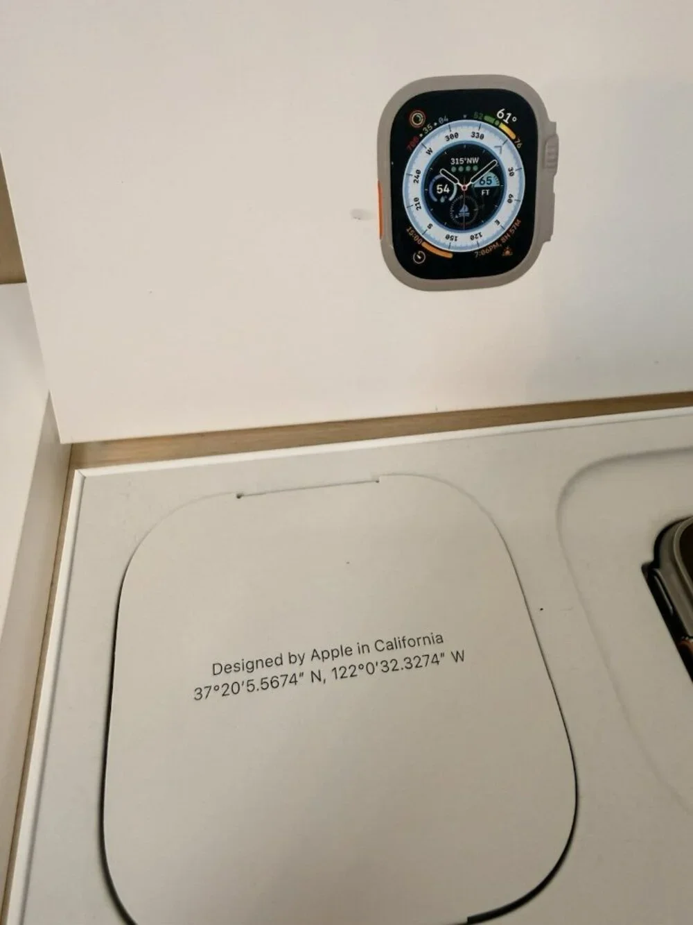 Apple Watch Ultra 49mm (1st Gen) Titanium Midnight Ocean Band Alpine Loop